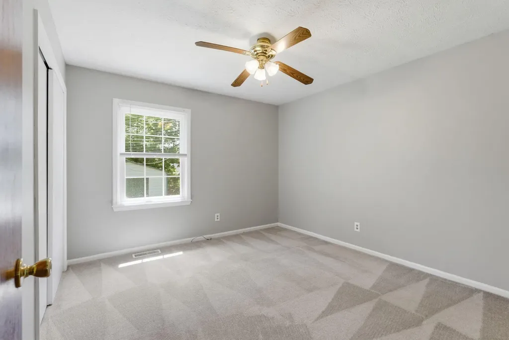 121 Rolling Acres Drive Nicholasville KY 40356