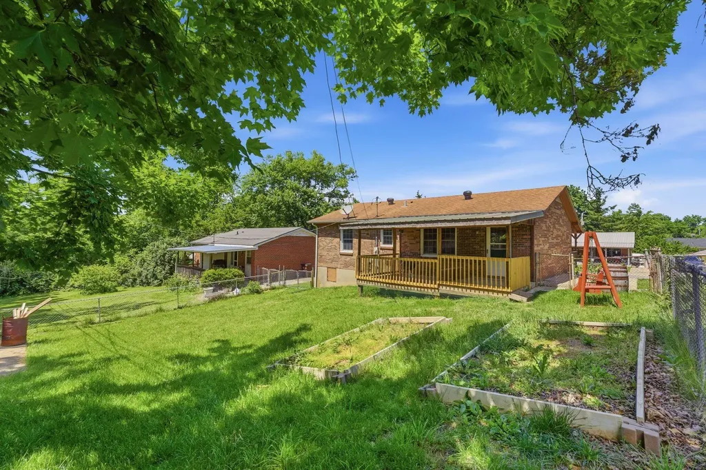 121 Rolling Acres Drive Nicholasville KY 40356