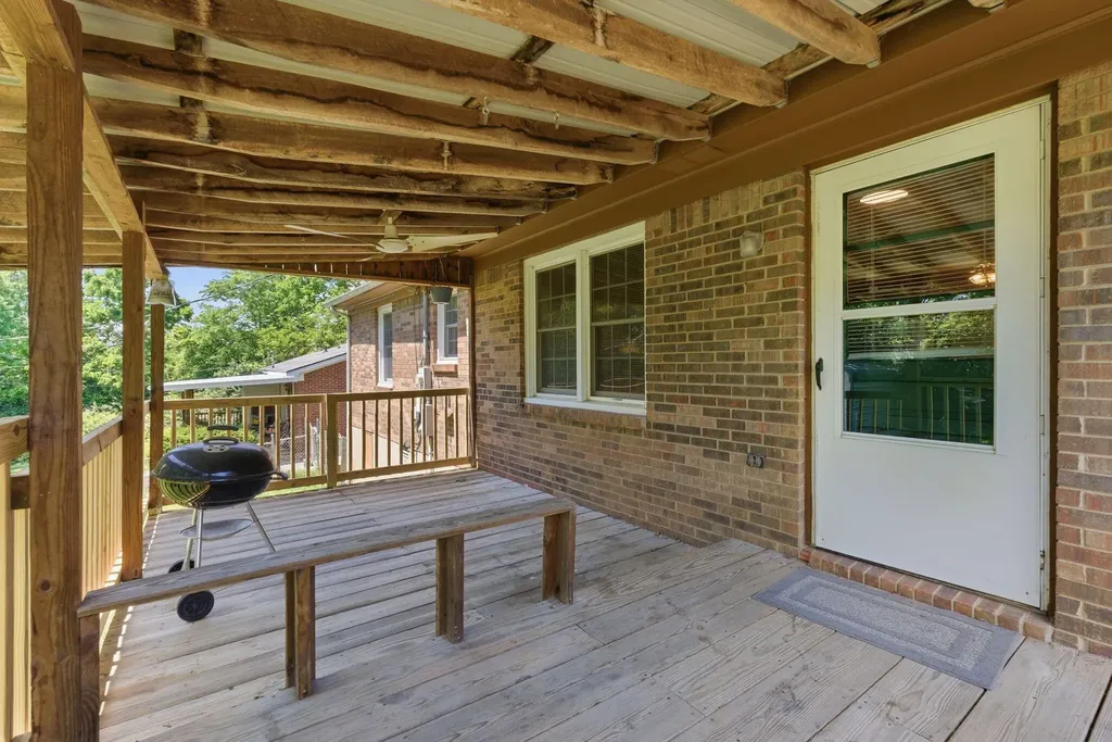 121 Rolling Acres Drive Nicholasville KY 40356