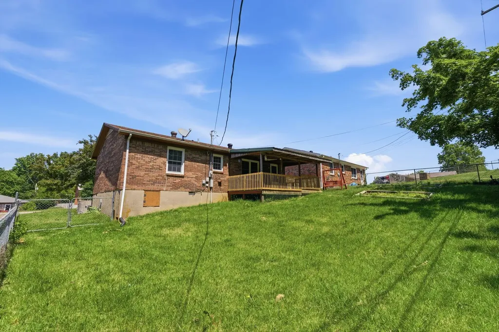 121 Rolling Acres Drive Nicholasville KY 40356