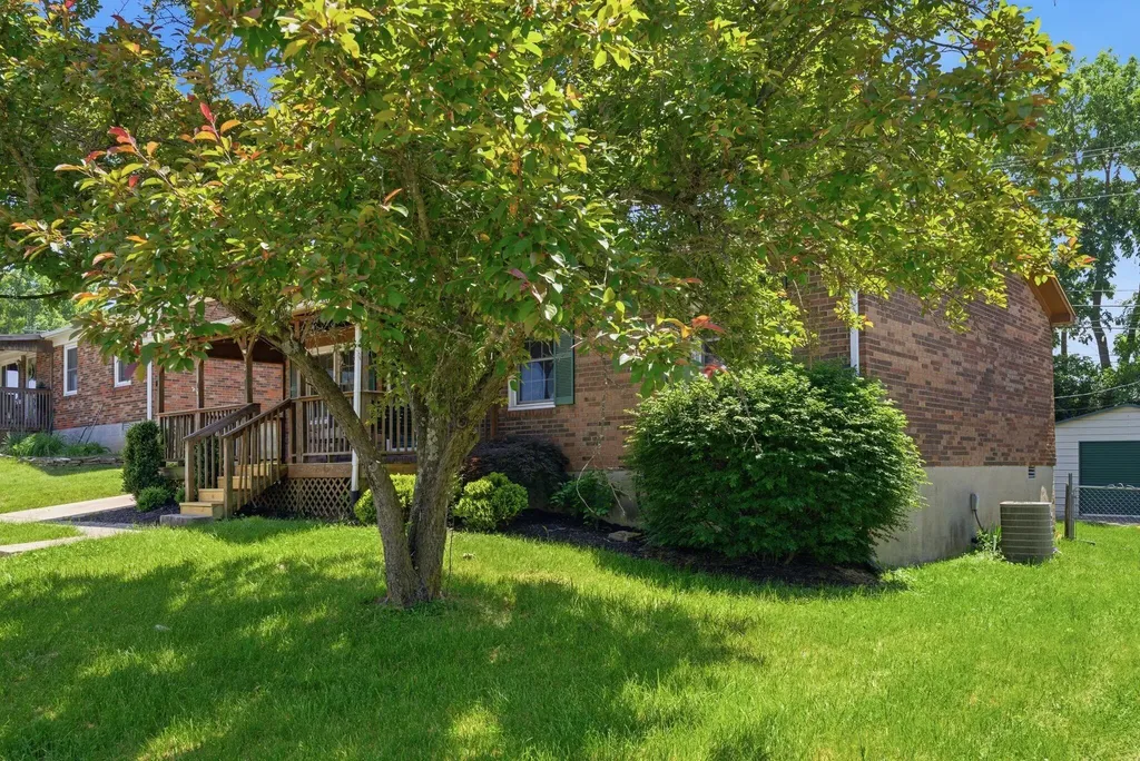 121 Rolling Acres Drive Nicholasville KY 40356