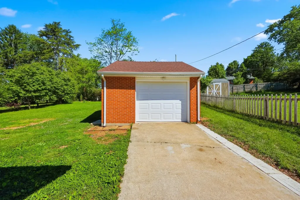 205 Mandalay Road Lexington KY 40504