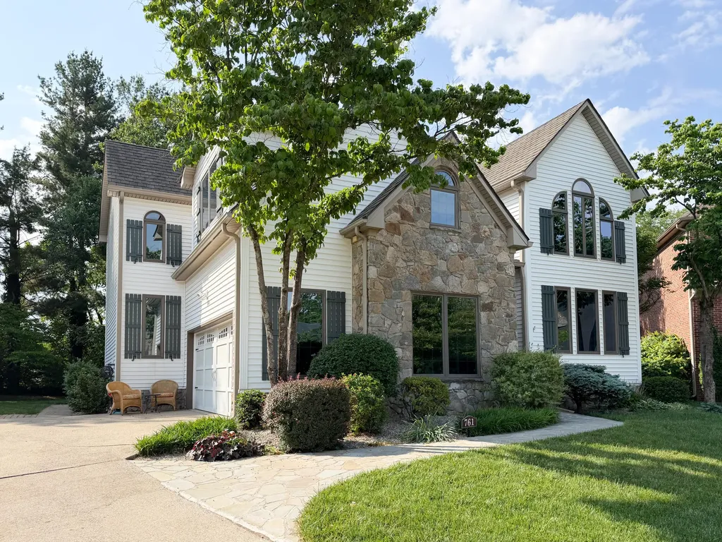 761 Winter Hill Lane Lexington KY 40509