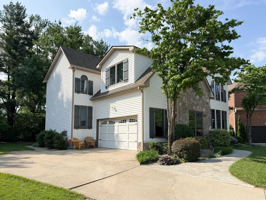 761 Winter Hill Lane Lexington KY 40509