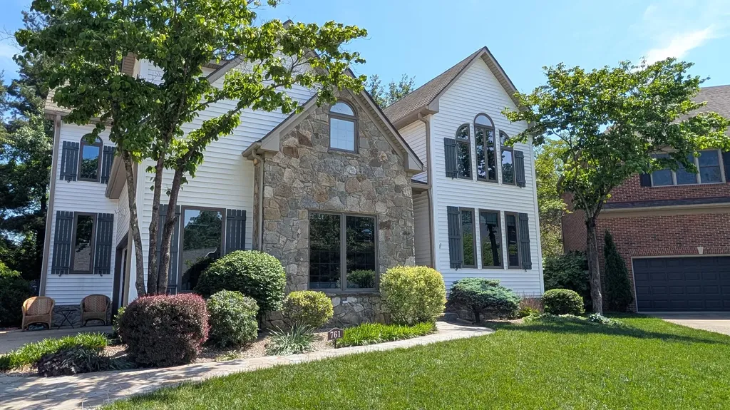 761 Winter Hill Lane Lexington KY 40509