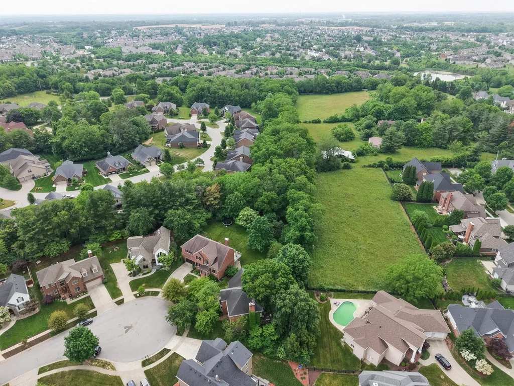 761 Winter Hill Lane Lexington KY 40509