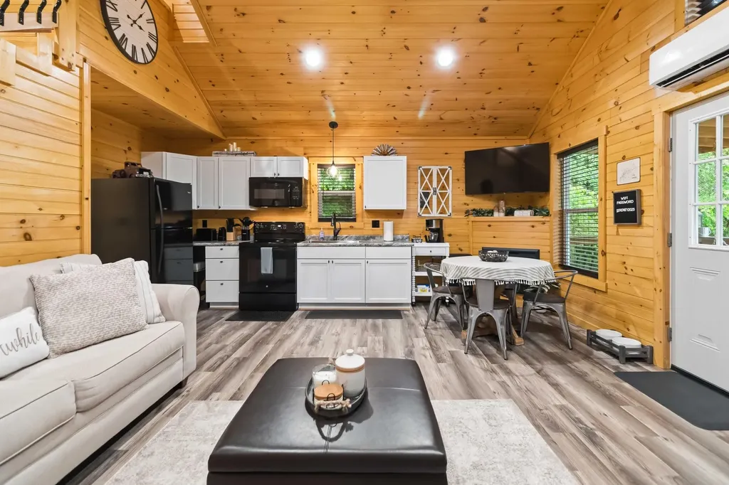 707 Little Indian Drive Jamestown KY 42629