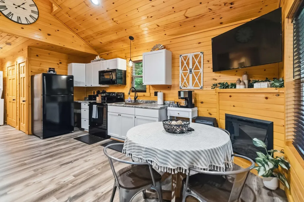 707 Little Indian Drive Jamestown KY 42629