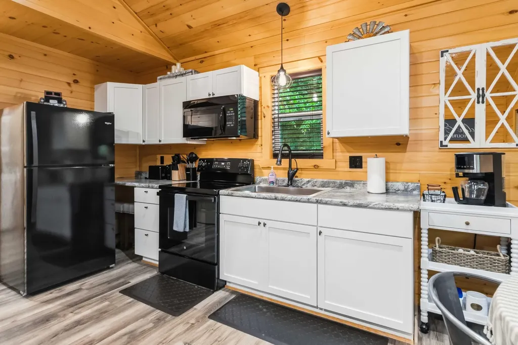 707 Little Indian Drive Jamestown KY 42629