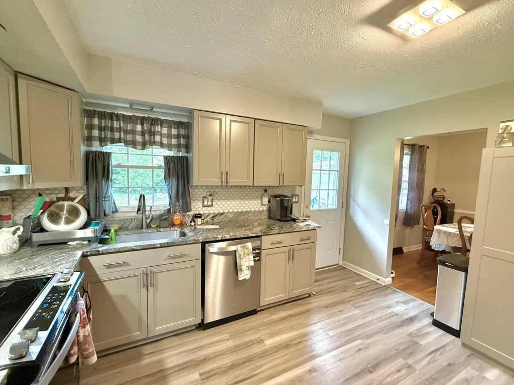1703 New Orleans Court Lexington KY 40505