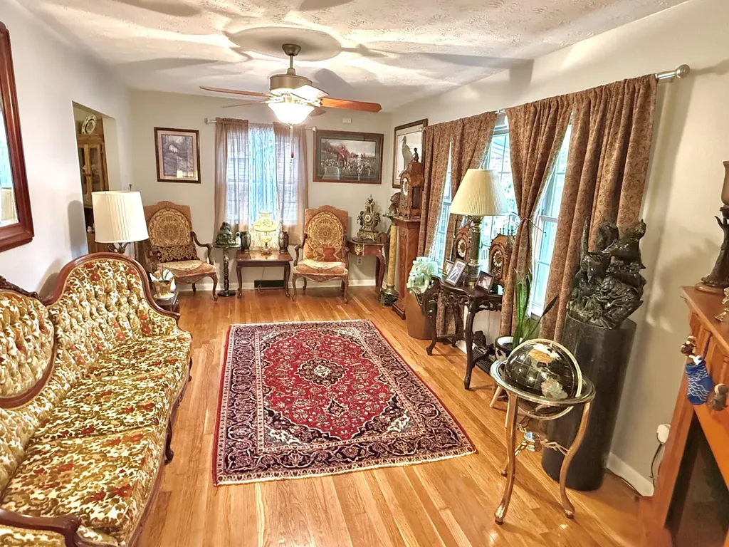 1703 New Orleans Court Lexington KY 40505