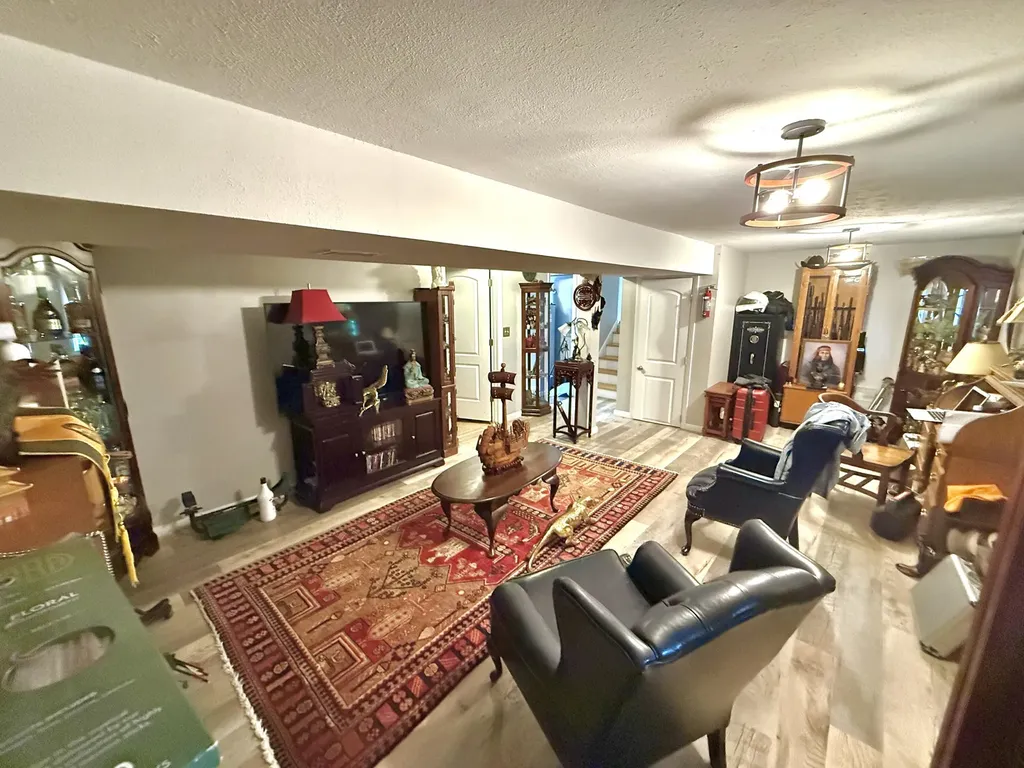 1703 New Orleans Court Lexington KY 40505