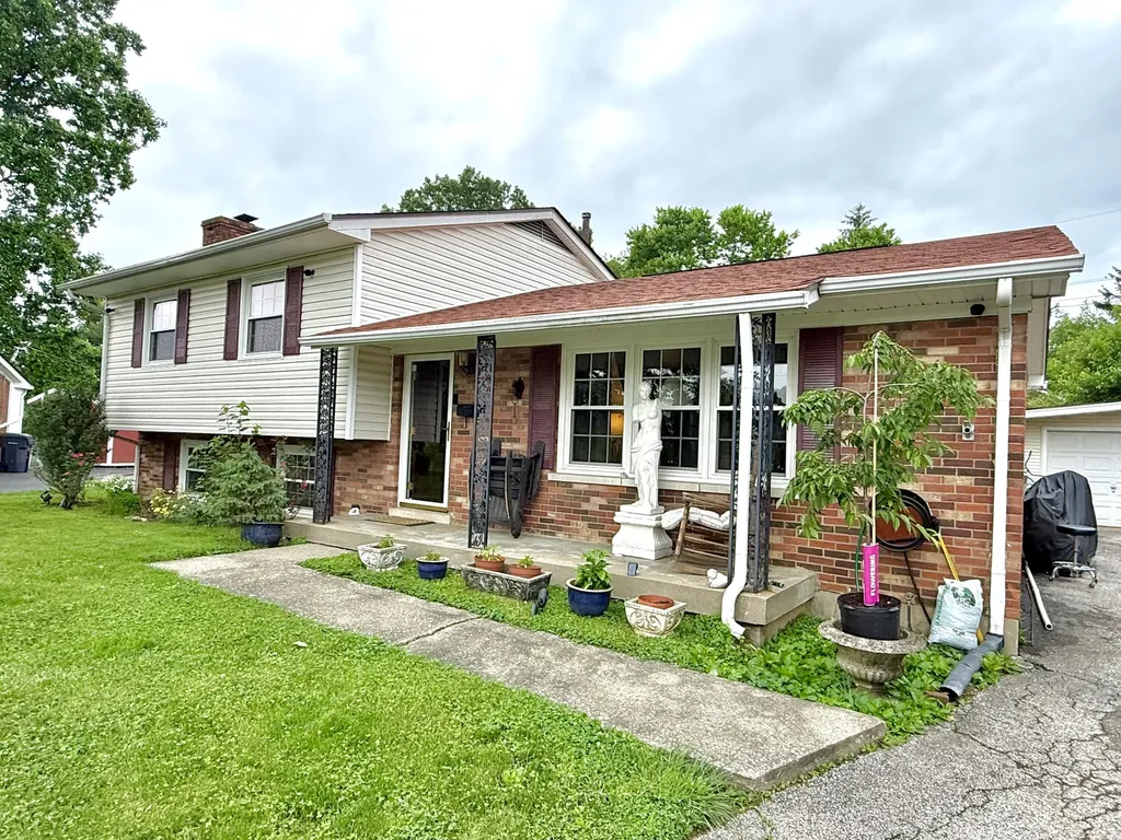 1703 New Orleans Court Lexington KY 40505