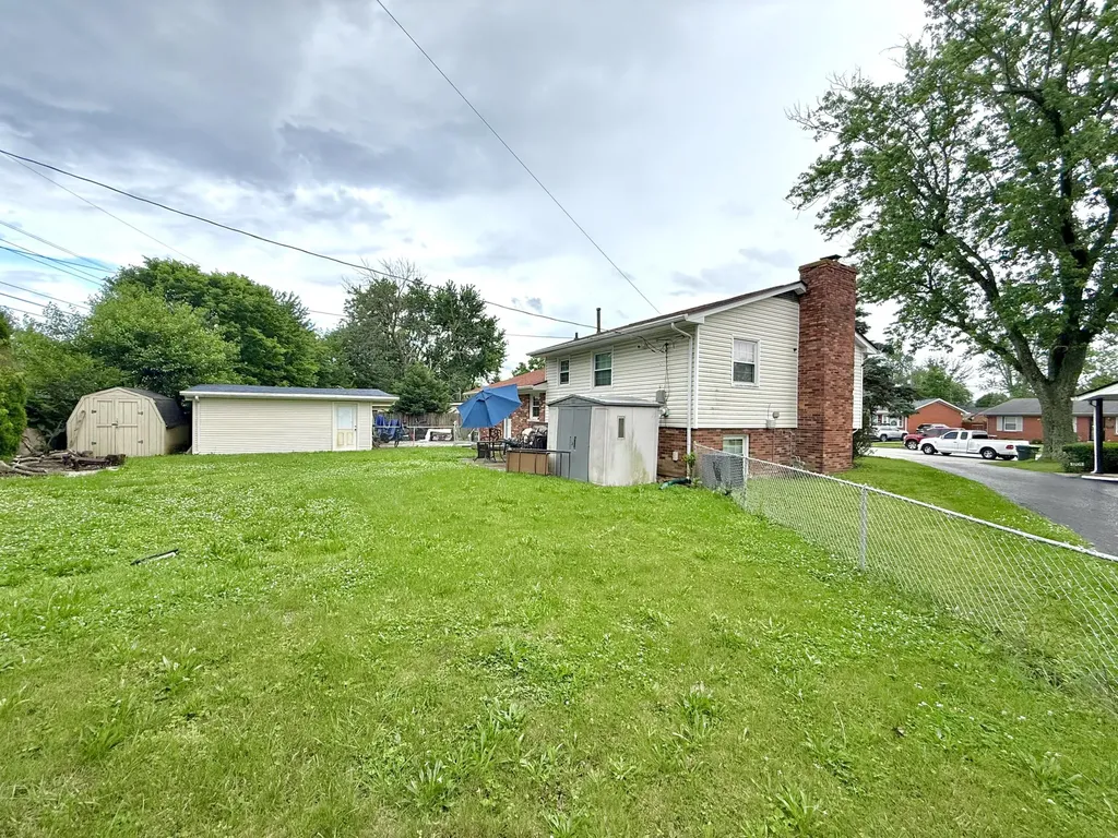 1703 New Orleans Court Lexington KY 40505
