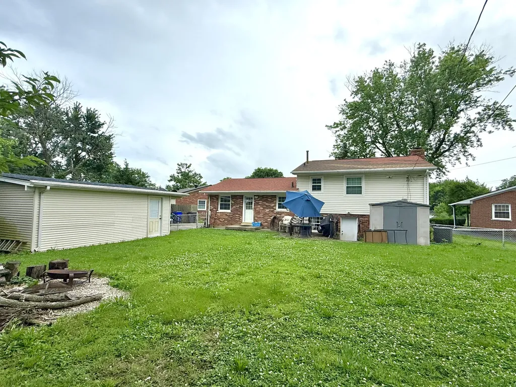 1703 New Orleans Court Lexington KY 40505