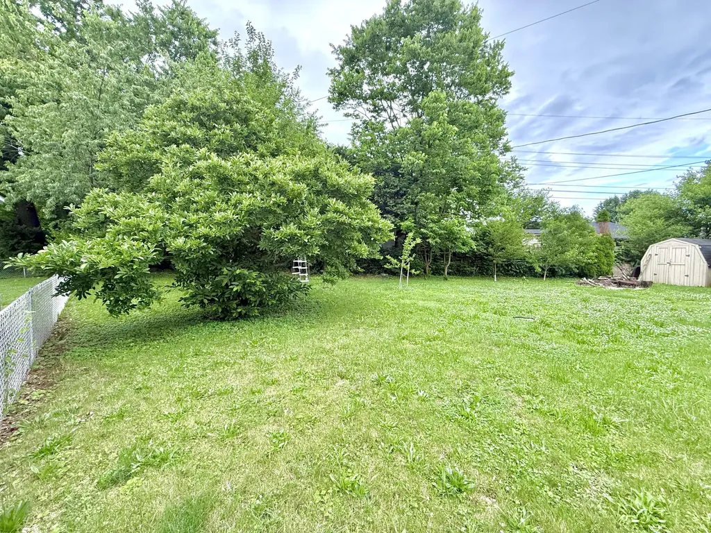 1703 New Orleans Court Lexington KY 40505