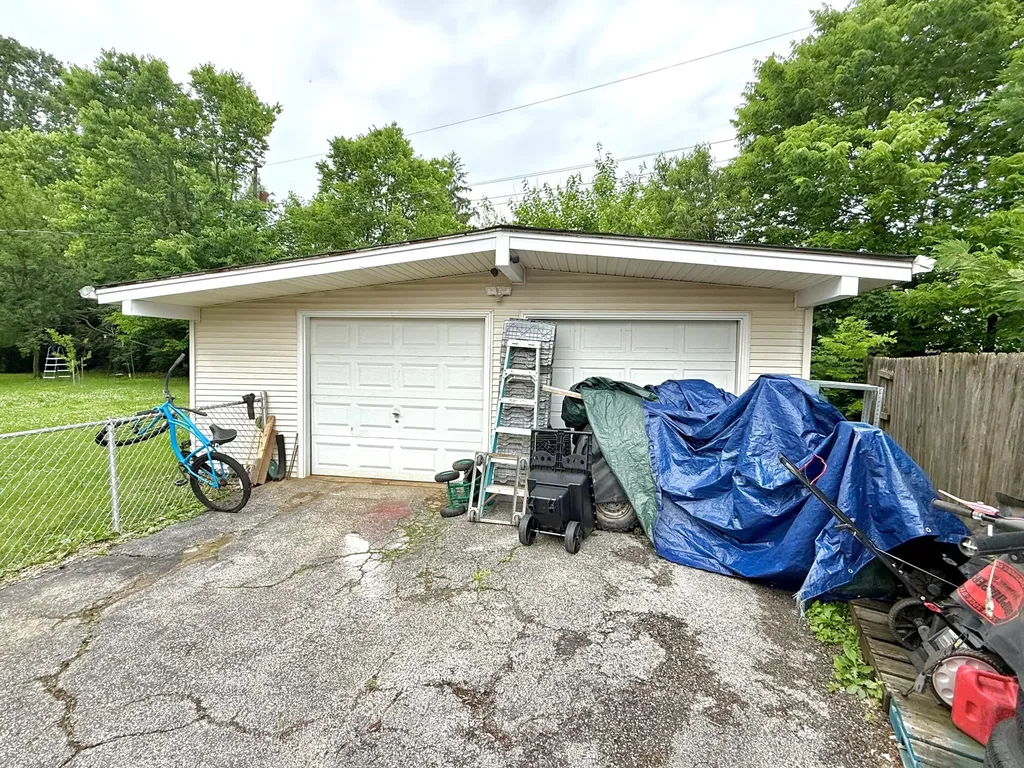 1703 New Orleans Court Lexington KY 40505