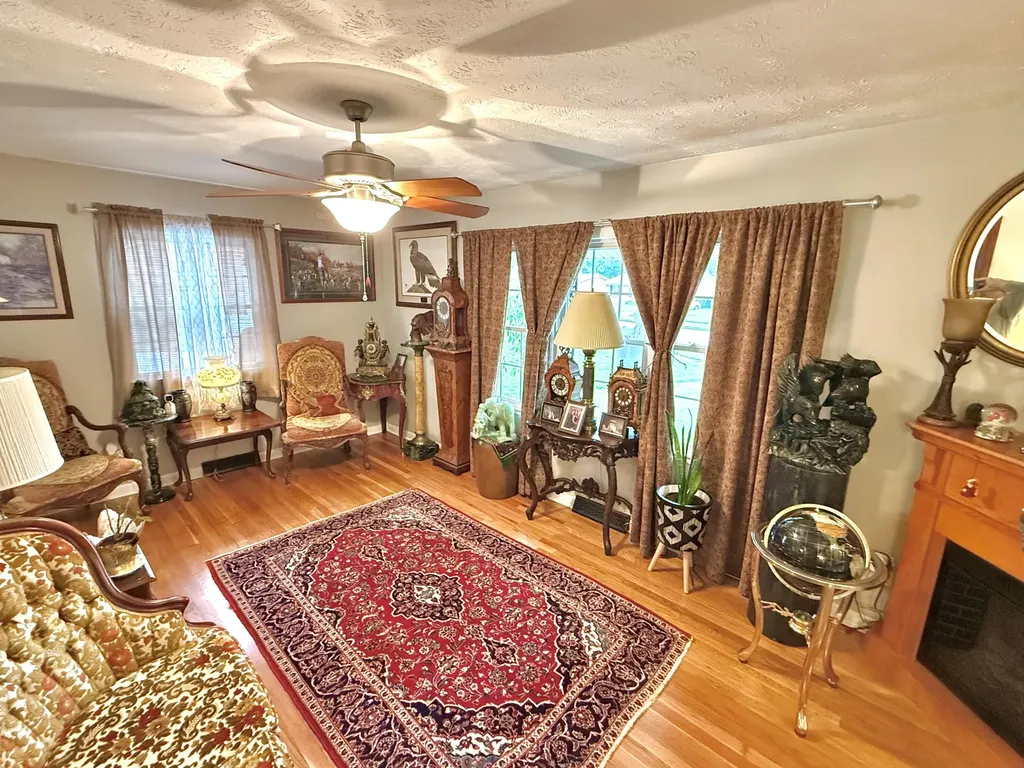 1703 New Orleans Court Lexington KY 40505