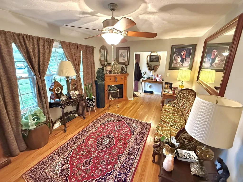 1703 New Orleans Court Lexington KY 40505