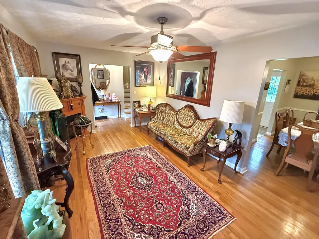 1703 New Orleans Court Lexington KY 40505