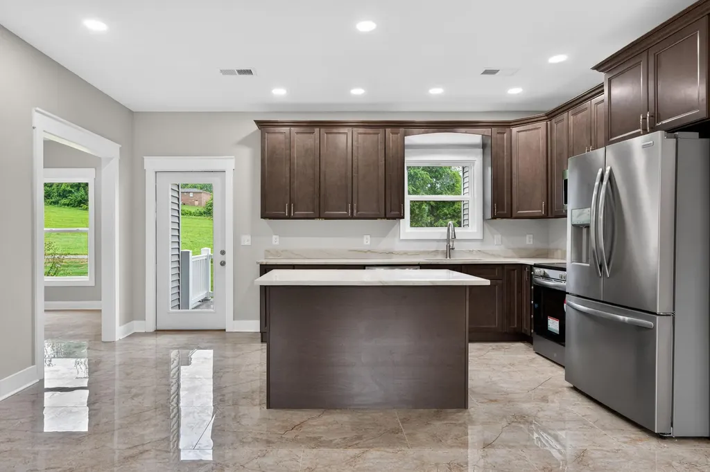 105 Stonegate Drive Danville KY 40422