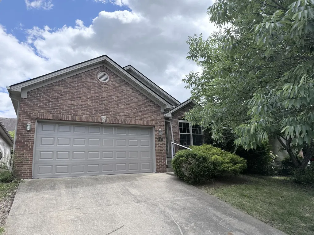 437 Mcconnells Trace Lexington KY 40511