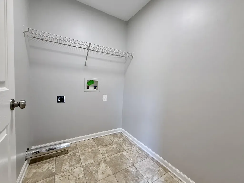 437 Mcconnells Trace Lexington KY 40511