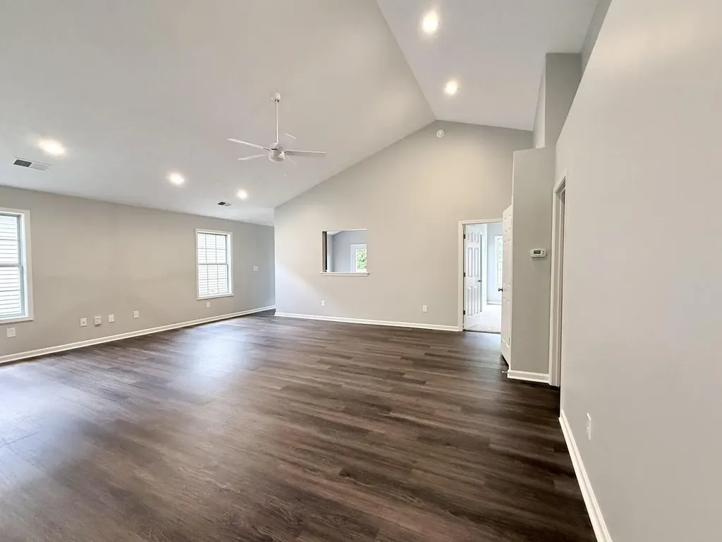 437 Mcconnells Trace Lexington KY 40511