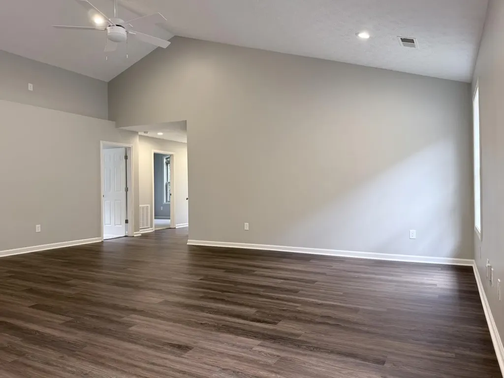 437 Mcconnells Trace Lexington KY 40511