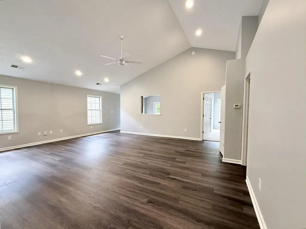437 Mcconnells Trace Lexington KY 40511