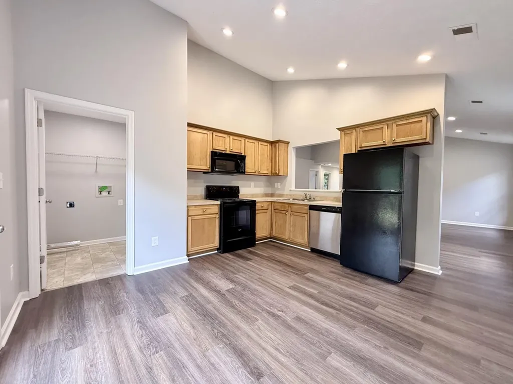 437 Mcconnells Trace Lexington KY 40511