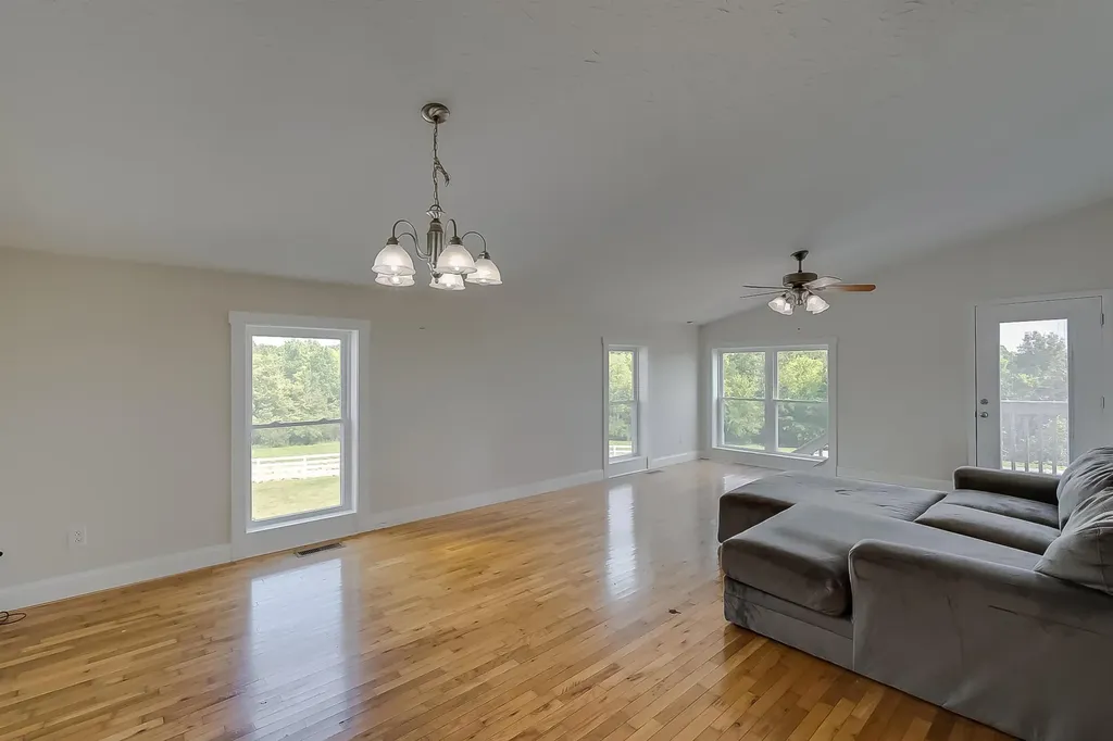 2305 Harrodsburg Road Lawrenceburg KY 40342