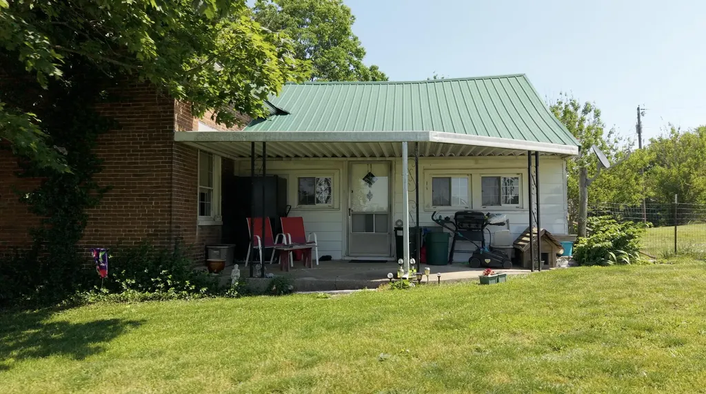 6300 Mccowans Ferry Road Versailles KY 40383