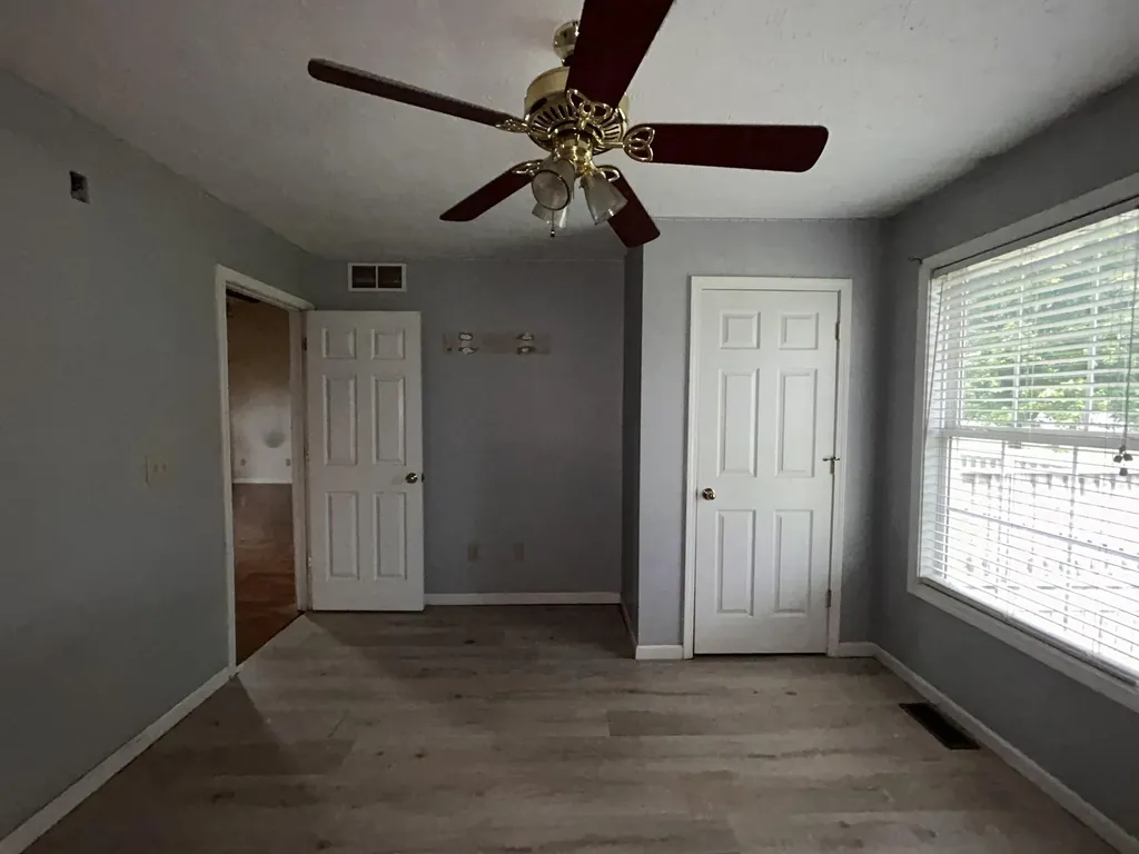 81 Brett Circle Hustonville KY 40437