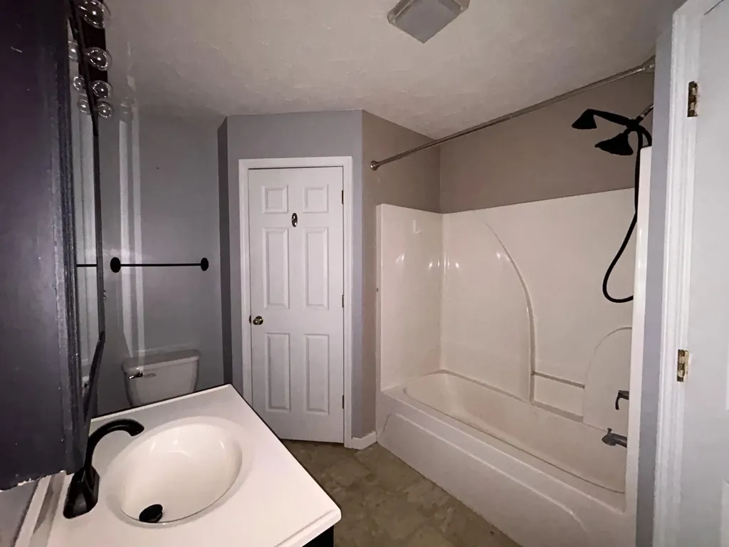 81 Brett Circle Hustonville KY 40437