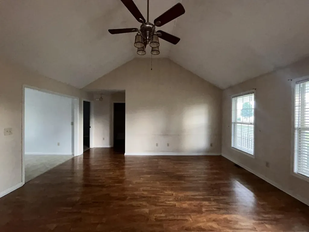 81 Brett Circle Hustonville KY 40437
