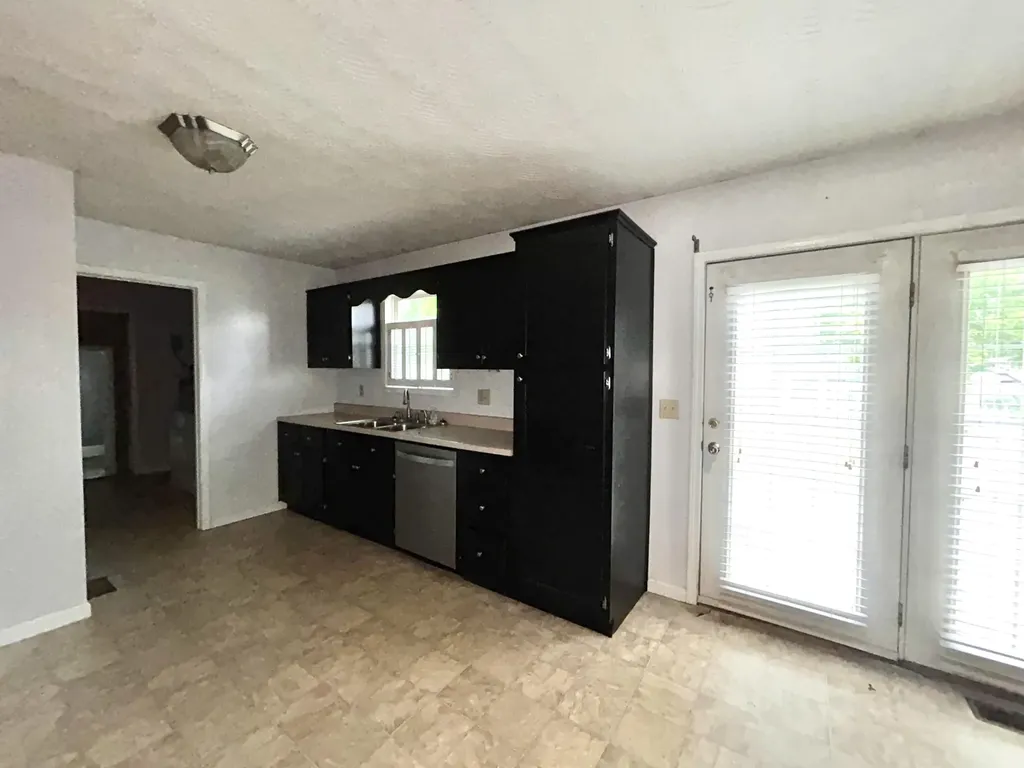 81 Brett Circle Hustonville KY 40437