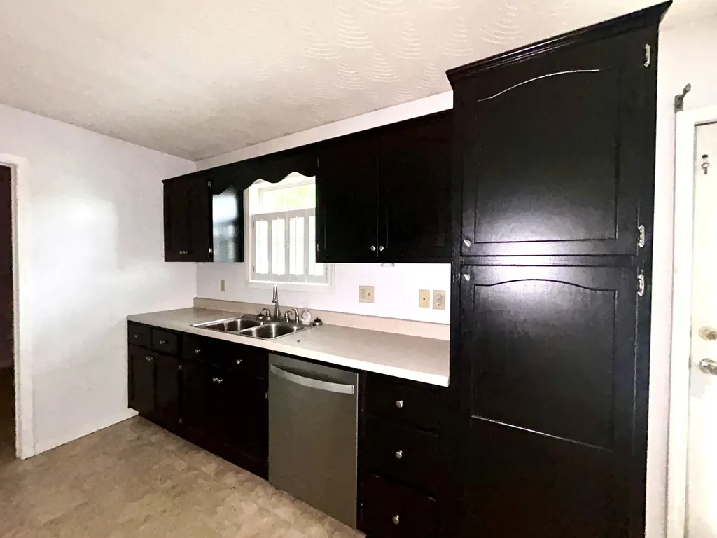 81 Brett Circle Hustonville KY 40437