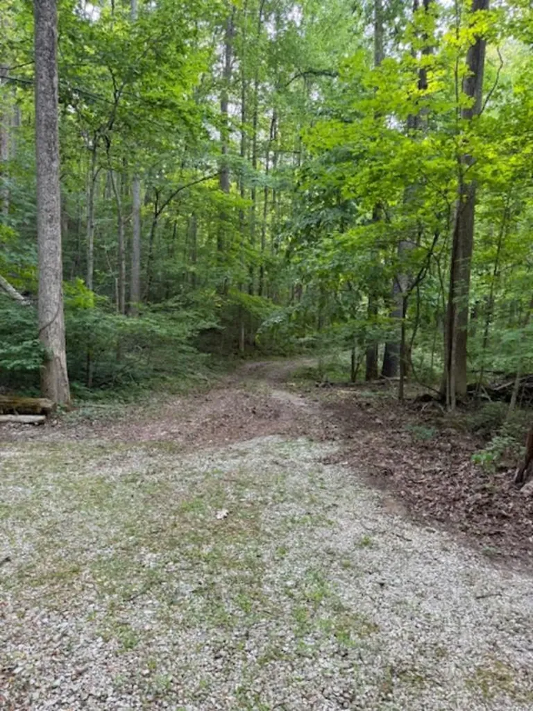 197 Janes Lane Monticello KY 42633
