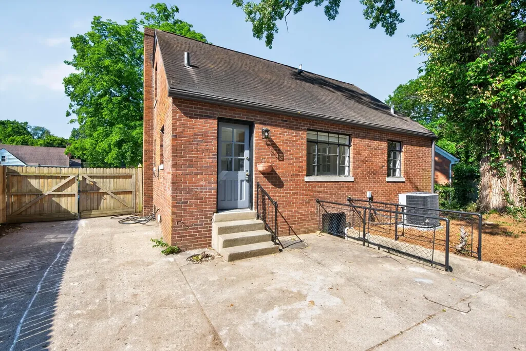 235 Dantzler Court Lexington KY 40503