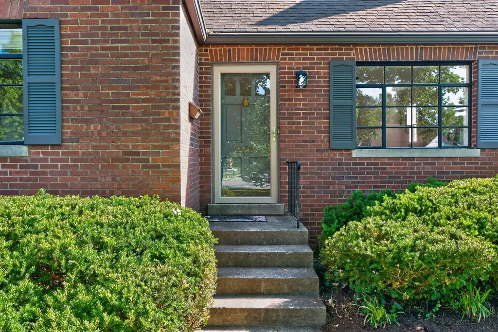 235 Dantzler Court Lexington KY 40503