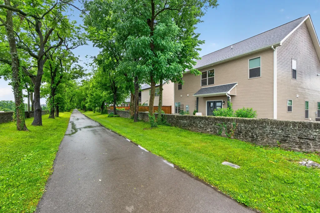 2005 Covington Drive Lexington KY 40509