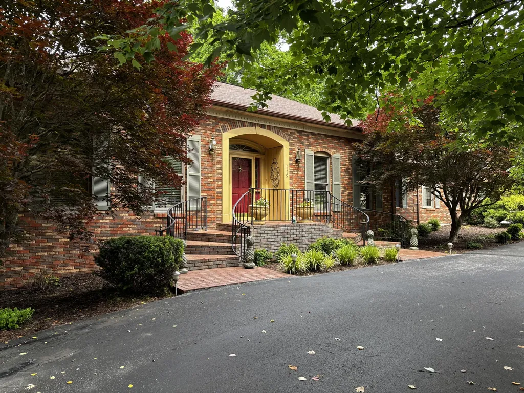1119 Deer Haven Drive Frankfort KY 40601