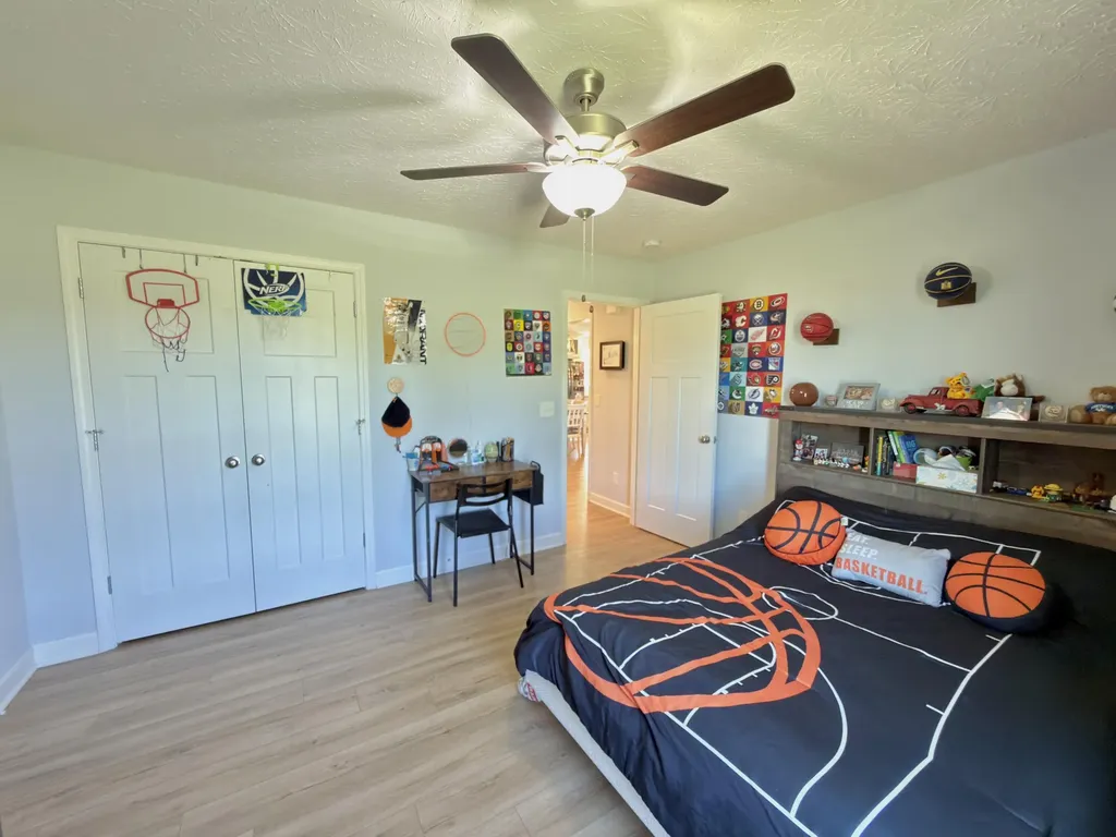 207 Collins Road Russellville KY 42276