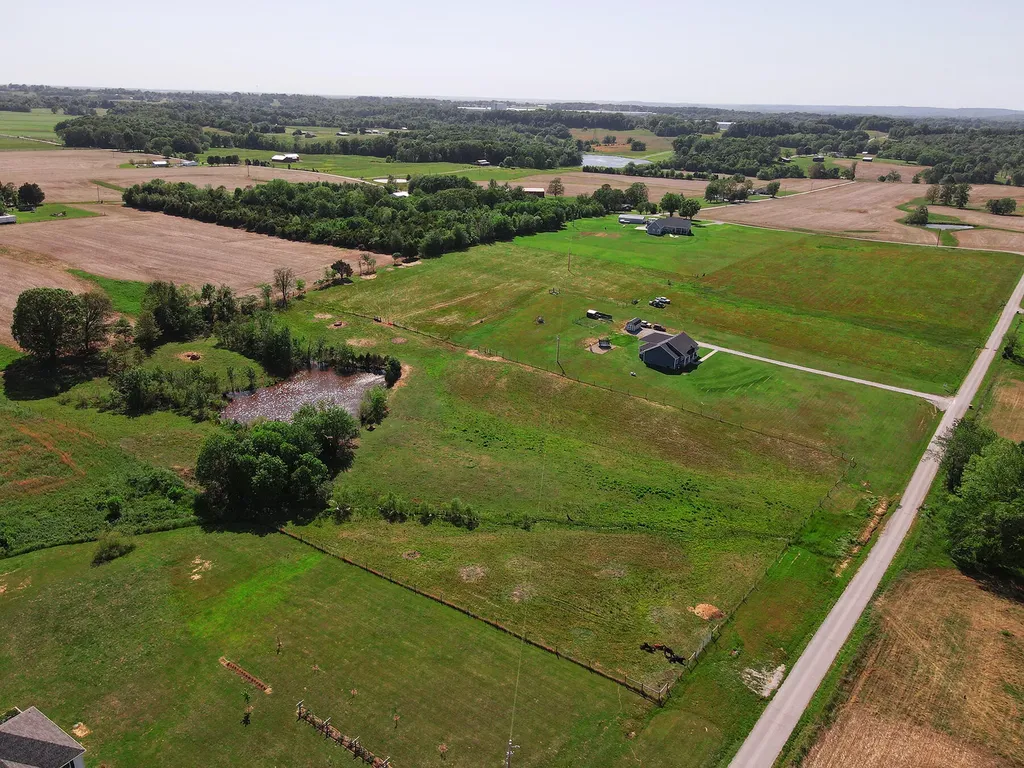 207 Collins Road Russellville KY 42276