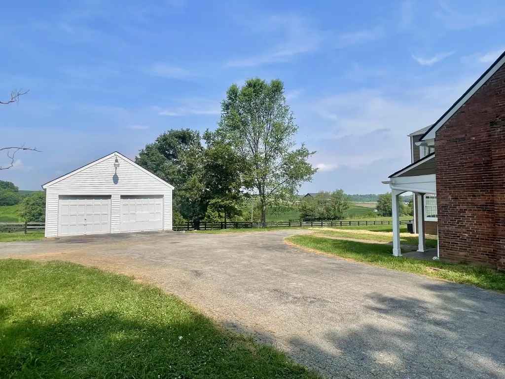 231 Kentucky 36 Cynthiana KY 41031