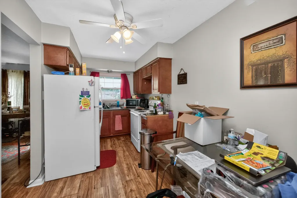 1999-2001 Spring Station Drive Lexington KY 40505
