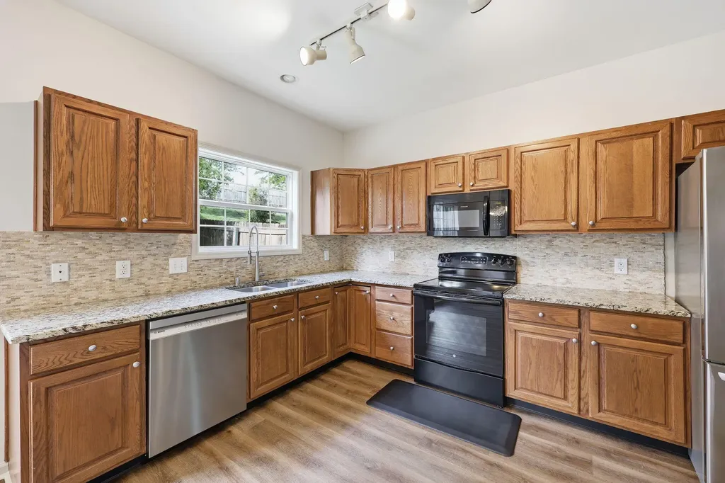813 Vermillion Peak Pass Lexington KY 40515