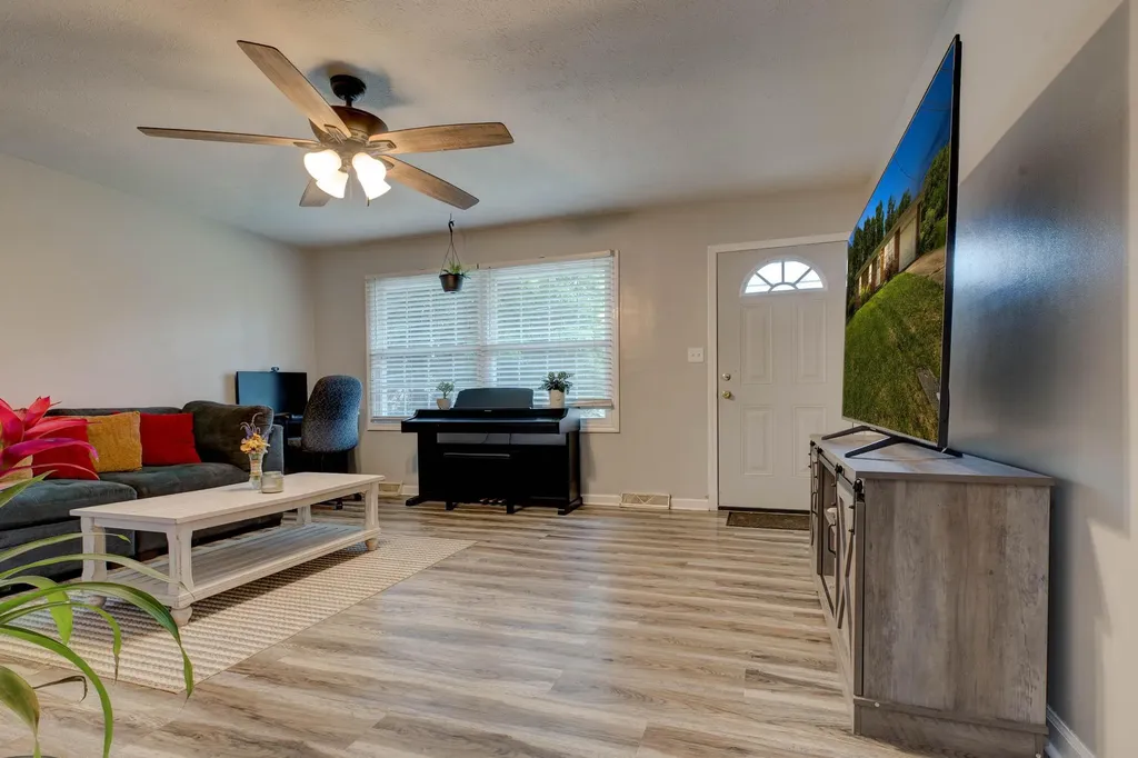 125 Kittison Drive Winchester KY 40391
