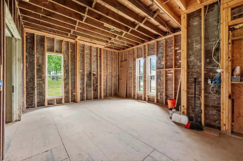 129 S Turner Street Midway KY 40347